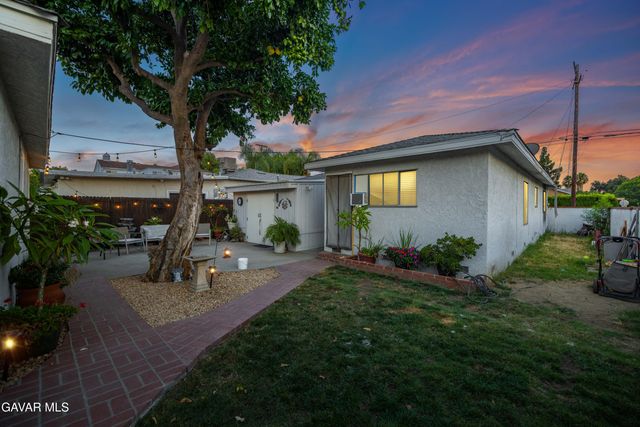 18557 Napa Street, Northridge, CA 91324