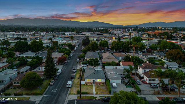 18557 Napa Street, Northridge, CA 91324