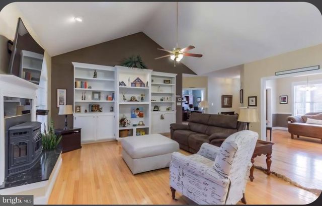 6050 DEEPDEEN PL, Bryantown, MD 20617