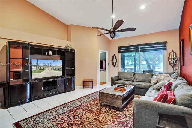 9130 Vineland Ct D, Boca Raton, FL 33496