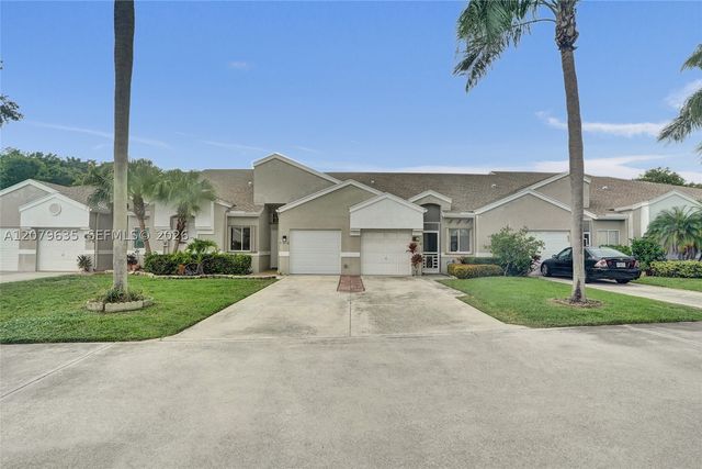 9130 Vineland Ct D, Boca Raton, FL 33496