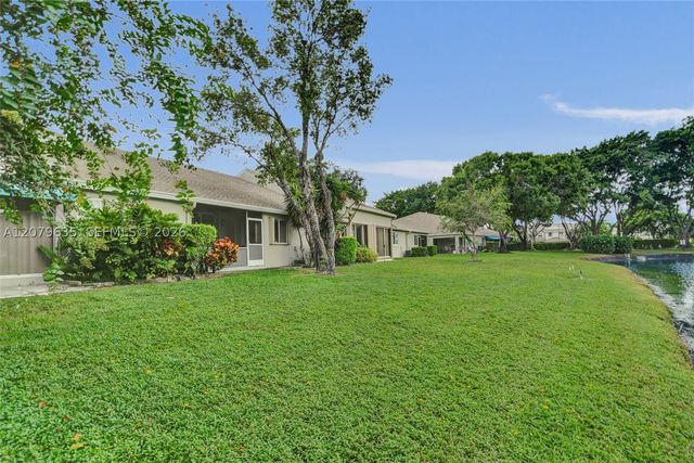9130 Vineland Ct D, Boca Raton, FL 33496