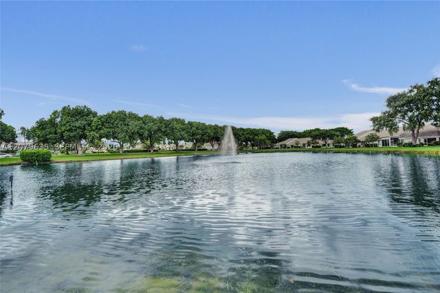 9130 Vineland Ct D, Boca Raton, FL 33496
