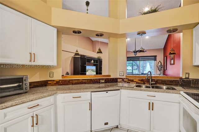9130 Vineland Ct D, Boca Raton, FL 33496