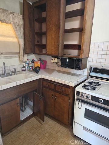 2927 Duffy, San Bernardino, CA 92407