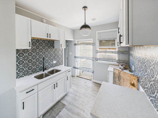 7425 S Perry Avenue, Chicago, IL 60621