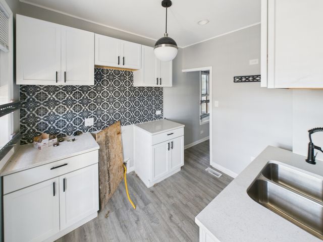 7425 S Perry Avenue, Chicago, IL 60621