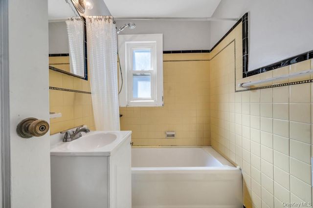 2478 Loft Avenue, Baldwin, NY 11510