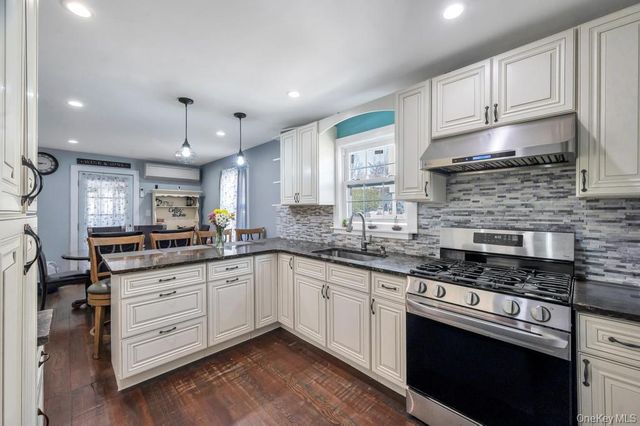 2478 Loft Avenue, Baldwin, NY 11510