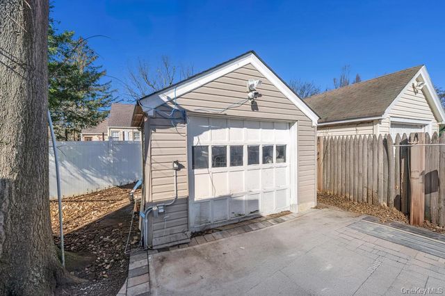 2478 Loft Avenue, Baldwin, NY 11510