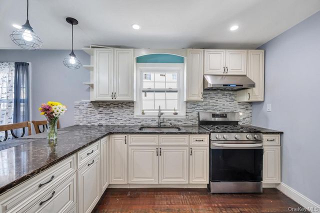 2478 Loft Avenue, Baldwin, NY 11510