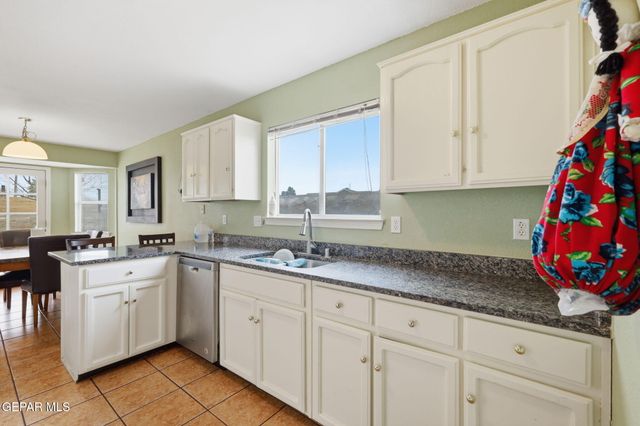 10329 Valle Del Mar Drive, Socorro, TX 79927