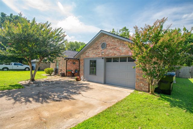 306 Hackberry Drive, Greenville, TX 75402