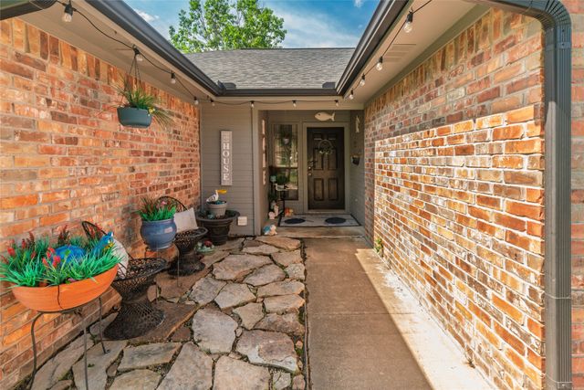 306 Hackberry Drive, Greenville, TX 75402