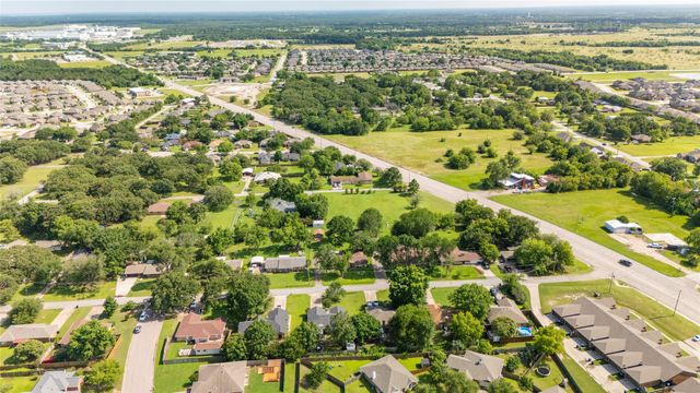 306 Hackberry Drive, Greenville, TX 75402