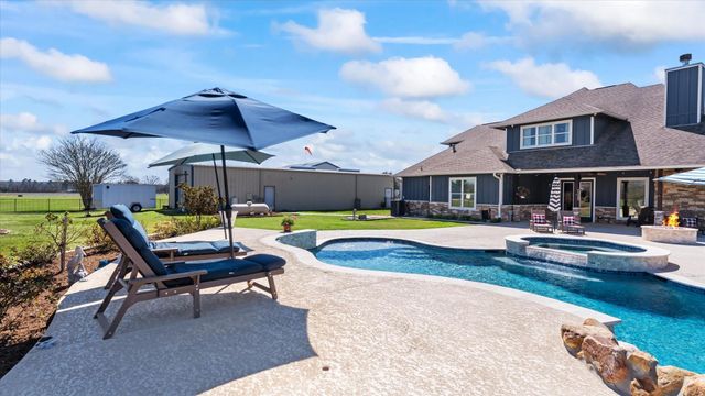 24 Longhorn Loop, New Waverly, TX 77358