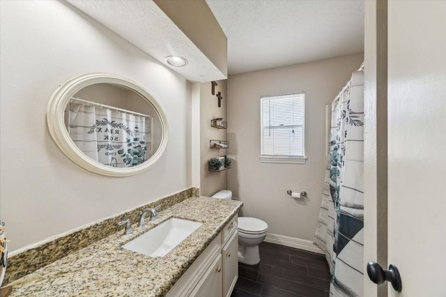 2043 Middle Creek Drive, Houston, TX 77339