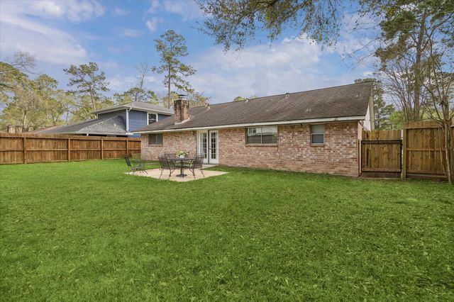 2043 Middle Creek Drive, Houston, TX 77339