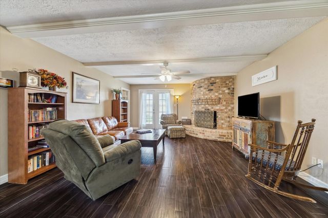 2043 Middle Creek Drive, Houston, TX 77339