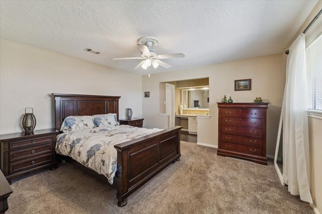 2043 Middle Creek Drive, Houston, TX 77339