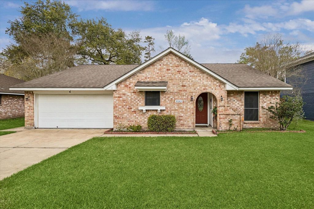 2043 Middle Creek Drive, Houston, TX 77339