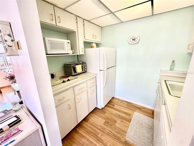 2476 ENTERPRISE ROAD 6, Clearwater, FL 33763