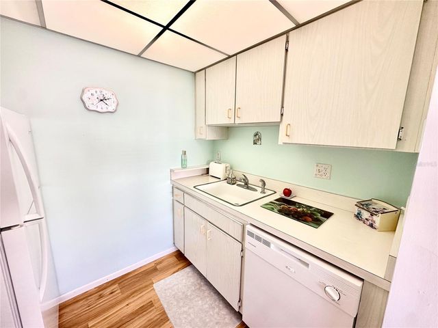 2476 ENTERPRISE ROAD 6, Clearwater, FL 33763