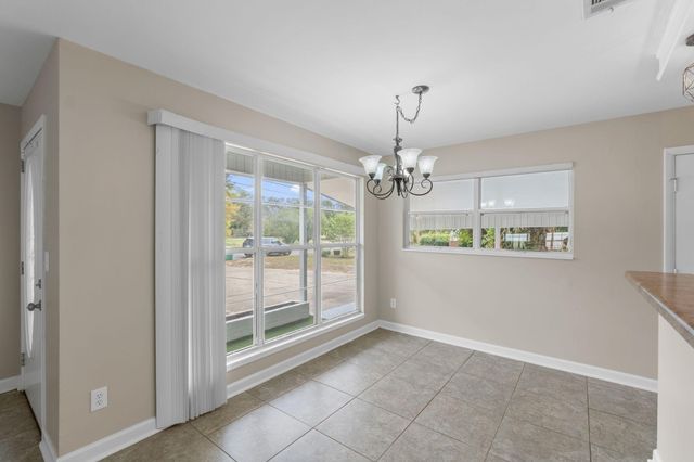 17 Azalea Drive, Mary Esther, FL 32569