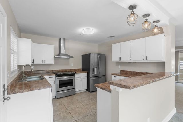 17 Azalea Drive, Mary Esther, FL 32569