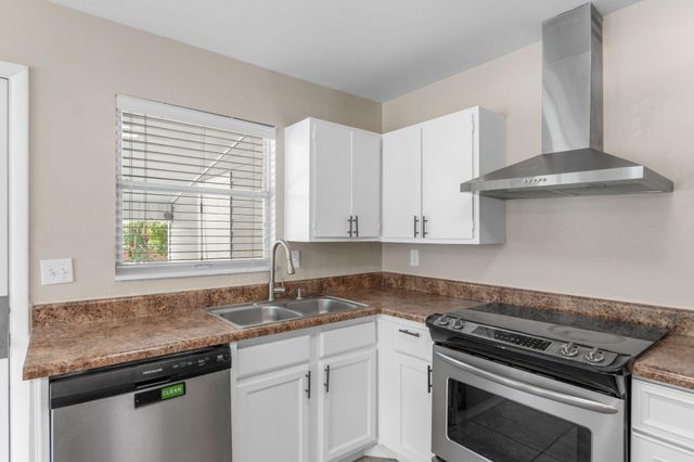 17 Azalea Drive, Mary Esther, FL 32569