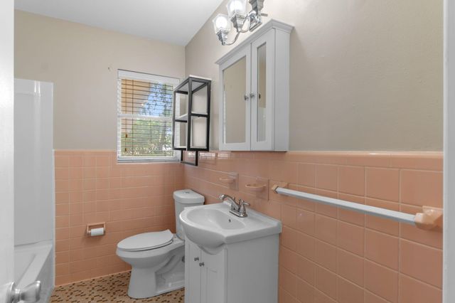17 Azalea Drive, Mary Esther, FL 32569