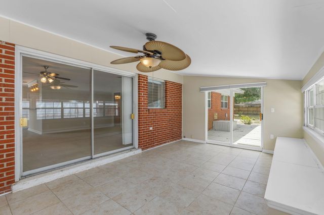 17 Azalea Drive, Mary Esther, FL 32569