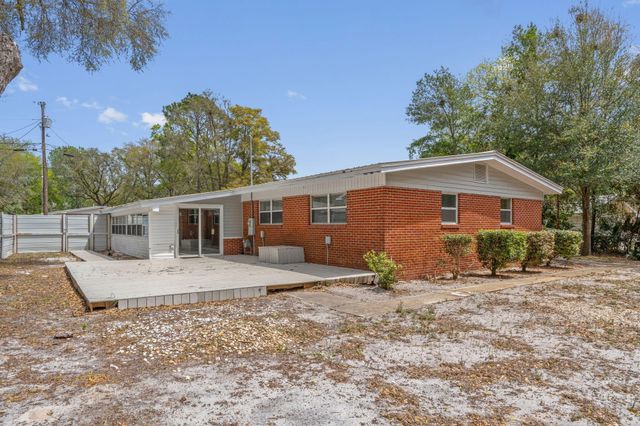 17 Azalea Drive, Mary Esther, FL 32569