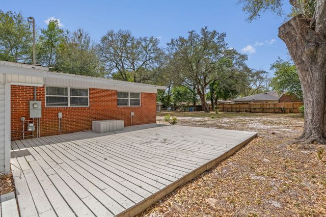 17 Azalea Drive, Mary Esther, FL 32569