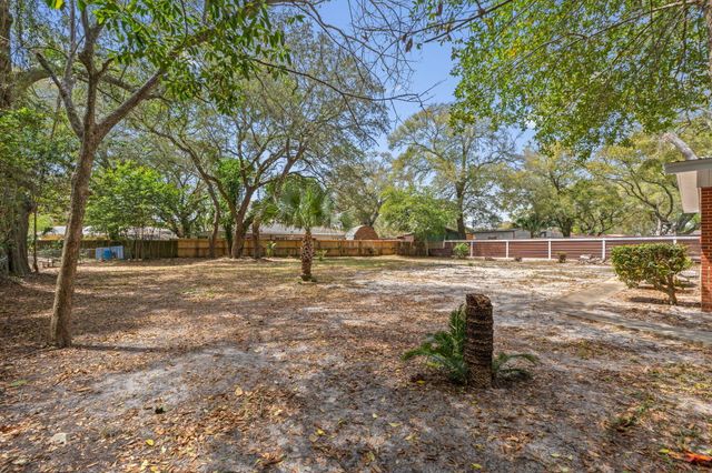 17 Azalea Drive, Mary Esther, FL 32569