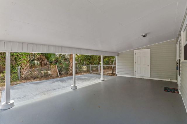 17 Azalea Drive, Mary Esther, FL 32569