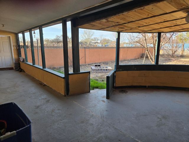 411 N Rubennie Place NW, Albuquerque, NM 87114