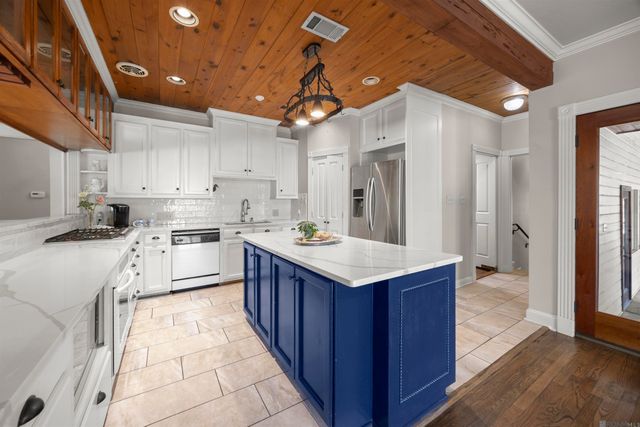 1674 Glenmore Ave, Baton Rouge, LA 70808