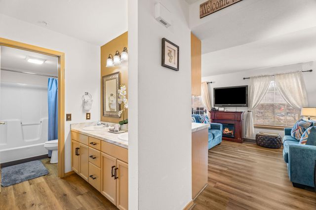 680 Fall Creek Drive 6, Branson, MO 65616