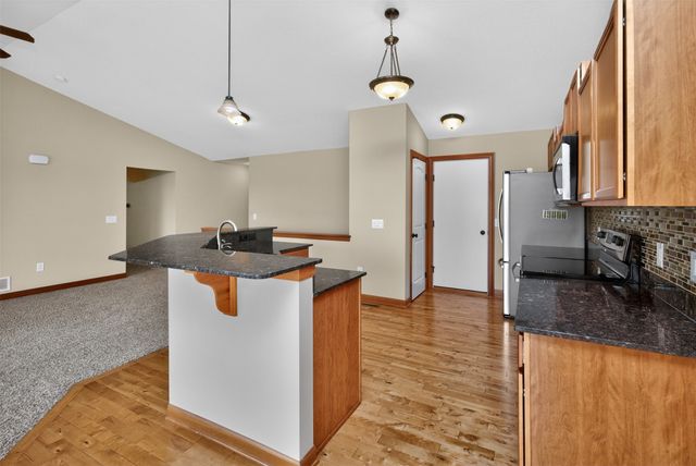 16219 Monroe Court, Urbandale, IA 50323