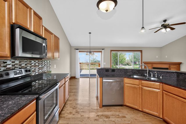 16219 Monroe Court, Urbandale, IA 50323