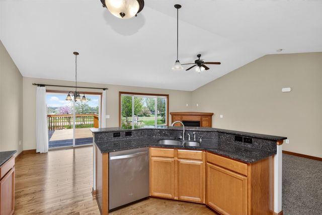 16219 Monroe Court, Urbandale, IA 50323
