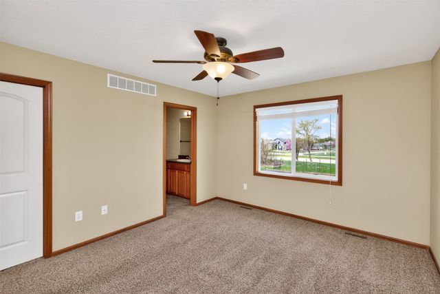 16219 Monroe Court, Urbandale, IA 50323