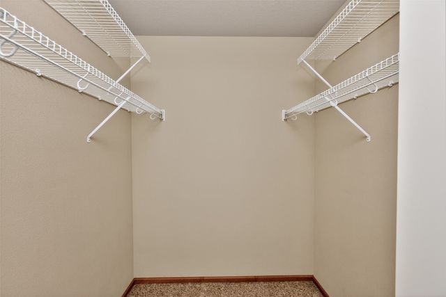 16219 Monroe Court, Urbandale, IA 50323