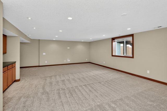 16219 Monroe Court, Urbandale, IA 50323