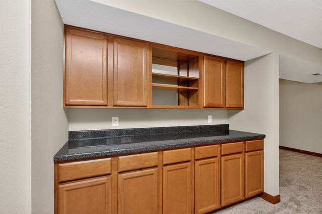 16219 Monroe Court, Urbandale, IA 50323