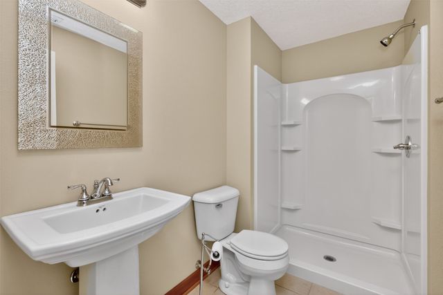 16219 Monroe Court, Urbandale, IA 50323