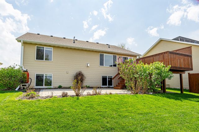 16219 Monroe Court, Urbandale, IA 50323