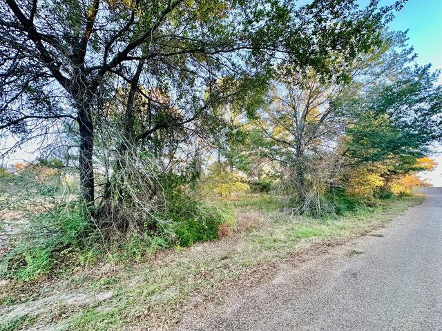 y Flagship Lane, Gun Barrel City, TX 75156