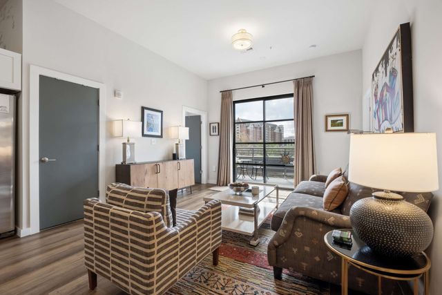 1900 12th Ave S Apt 513, Nashville, TN 37203